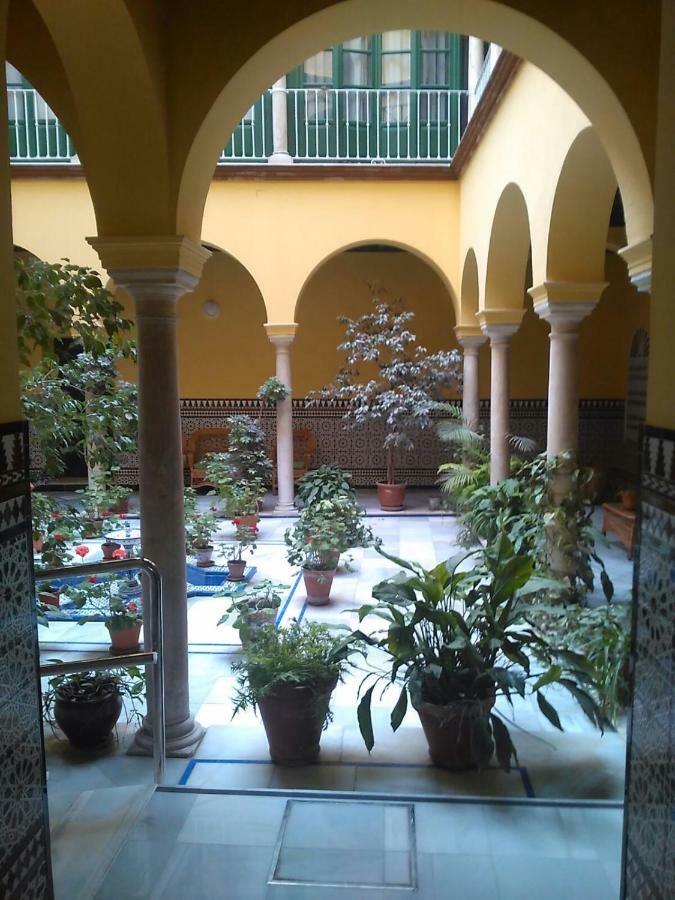 Holidays Isbilia Centro By Valcambre Sevilla Exteriér fotografie